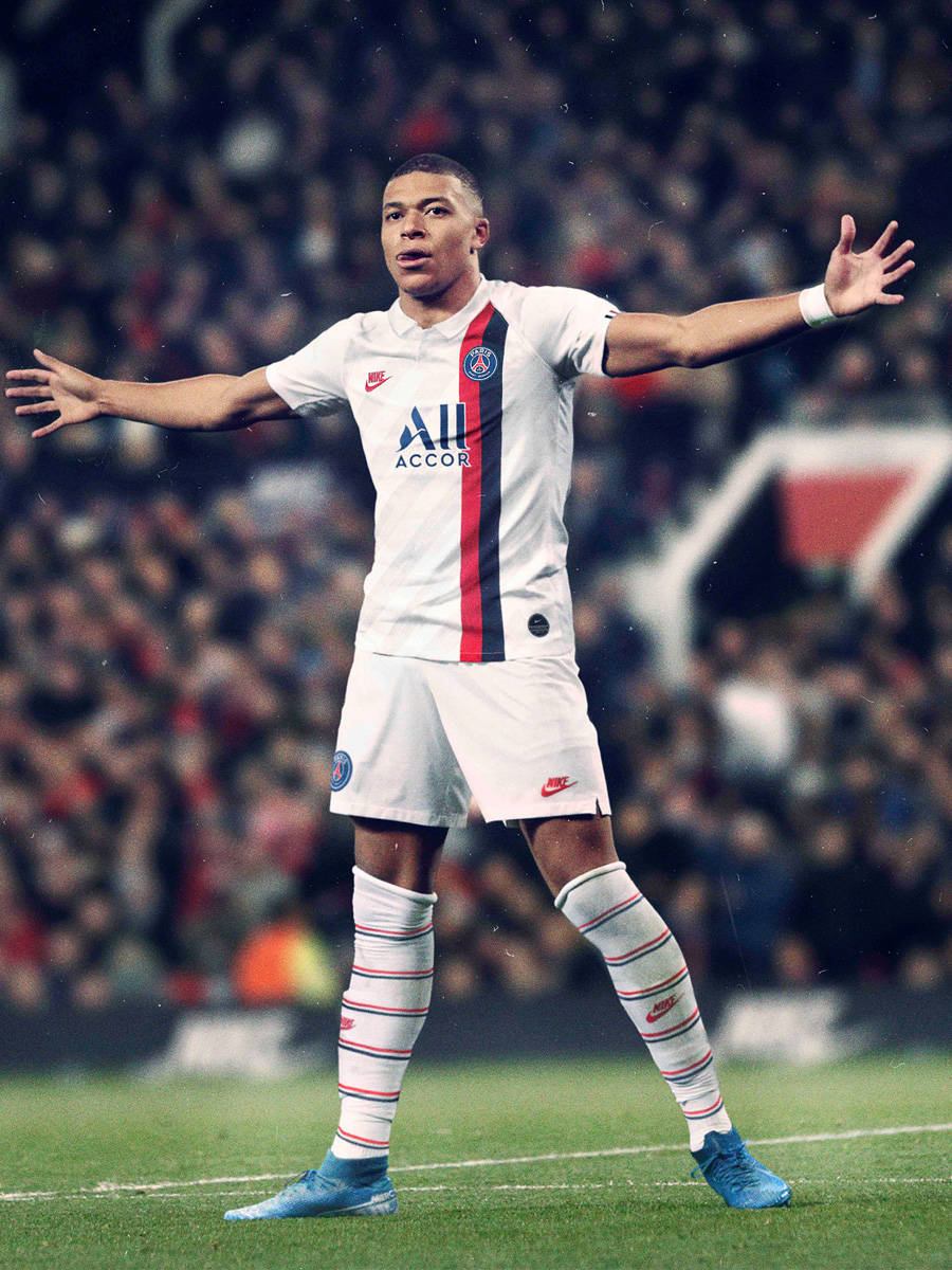 关于莱比锡绝杀里昂，凯恩补时绝平法甲的信息