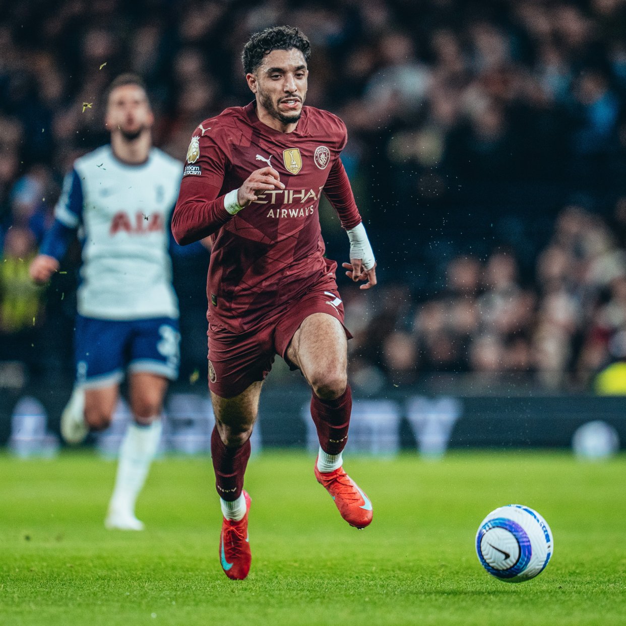 曼城战平马竞，阿扎尔梅开二度英超的简单介绍