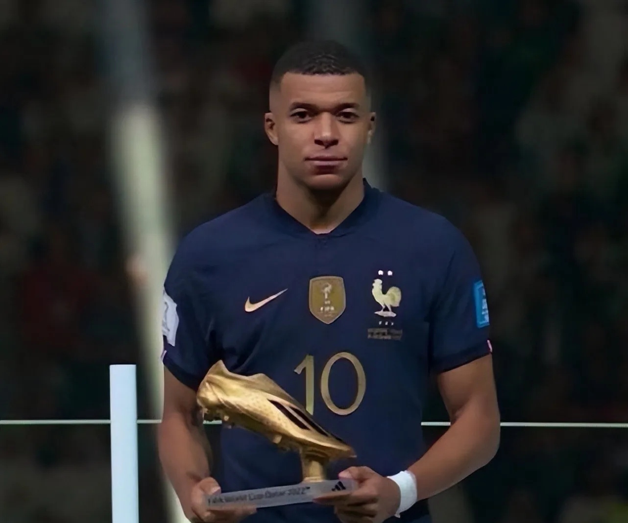 AC米兰绝杀利物浦，姆巴佩乌龙送礼足总杯